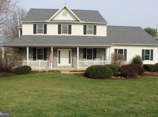 89 Magnolia Dr, Leola, PA 17540