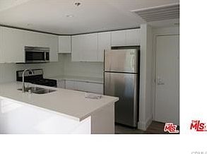 2nd image of 939 Palm Ave APT 302