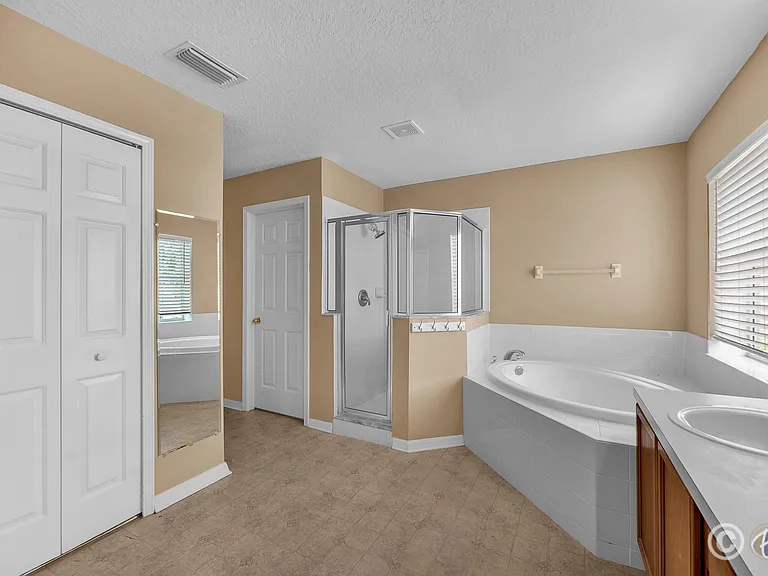 10904 Summerton Dr — Photo 23