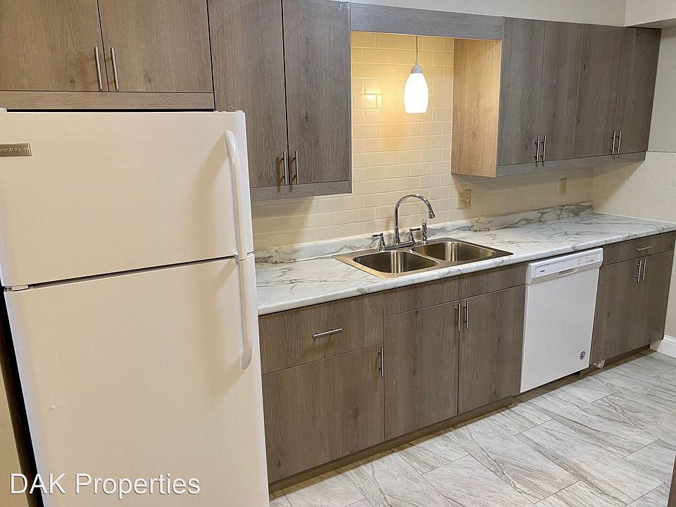 1st image of W194N16510 Eagle Dr APT C7