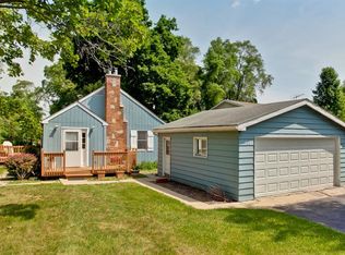 406 Forest Dr, Island Lake, IL 60042