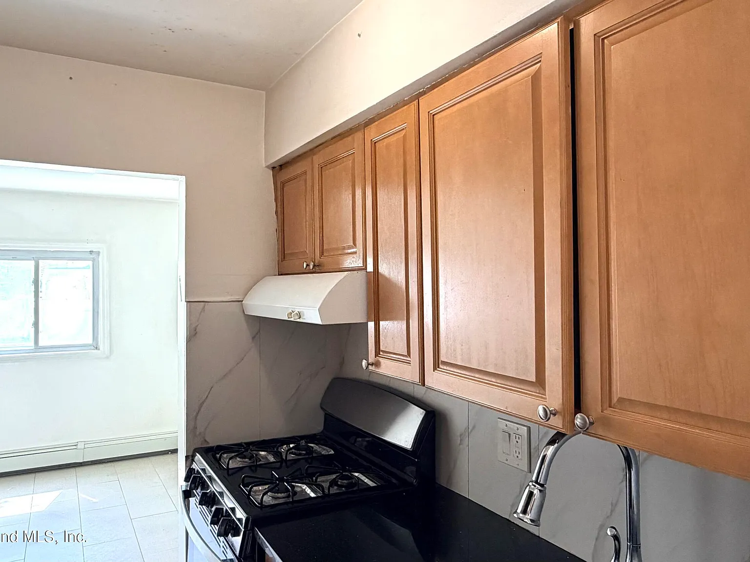 2 bed, 2228 sqft, $2,300 — Photo 3