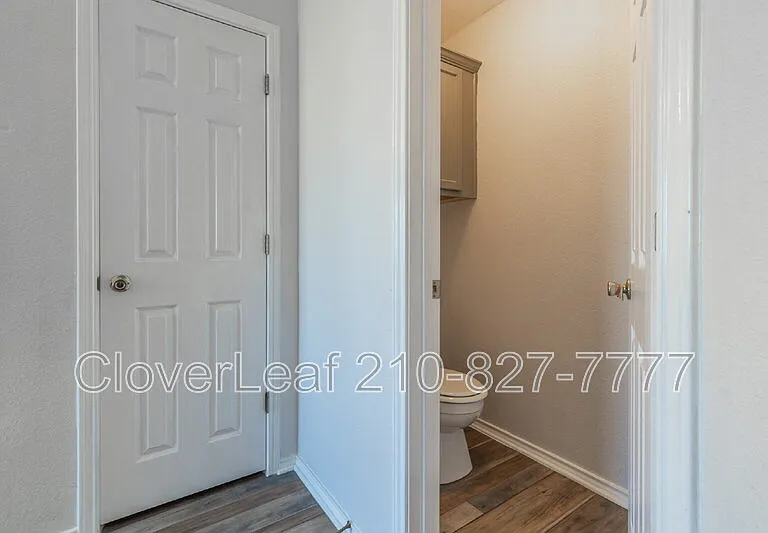 9715 Justice Ln — Photo 34