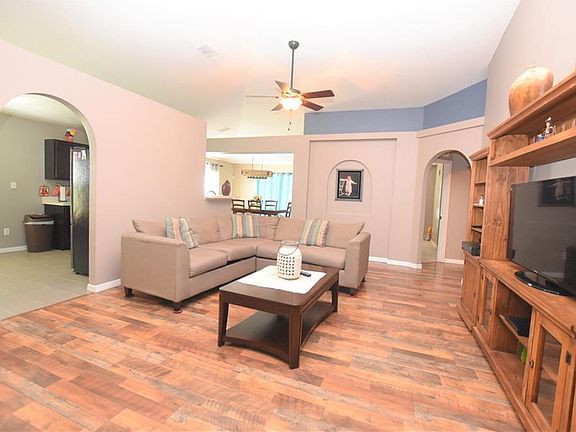 2nd image of 1020 Naes Ln