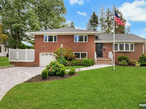 11 Raymond Street, Englewood Cliffs, NJ 07632