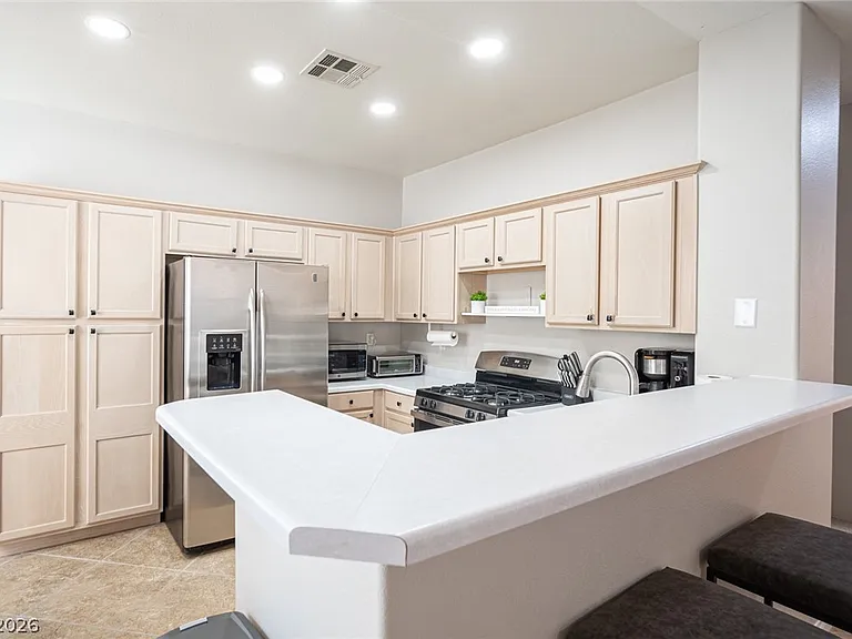641 Solitude Point Ave — Photo 11
