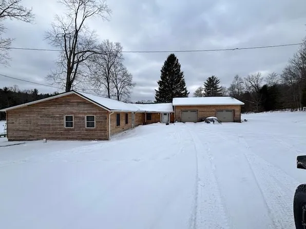 1216 Lakeview Dr, Strattanville, PA 16258