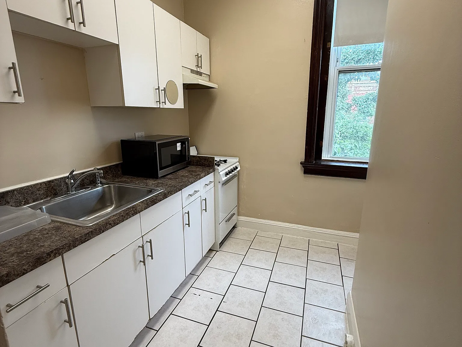 1 bed, 650 sqft, $1,249 — Photo 3