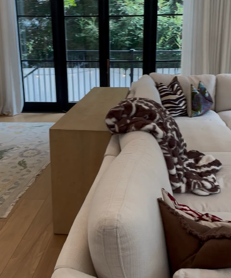 3 bed, 3.5 bath, 2100 sqft, $22,500 — Photo 4