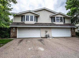 516 Upper Wood Way, Burnsville, MN 55337