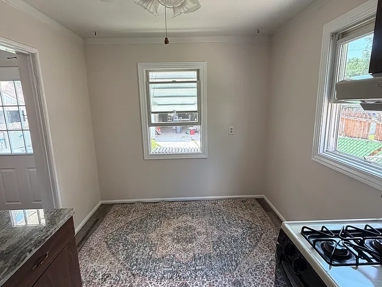 24087 Lehigh St — Photo 7