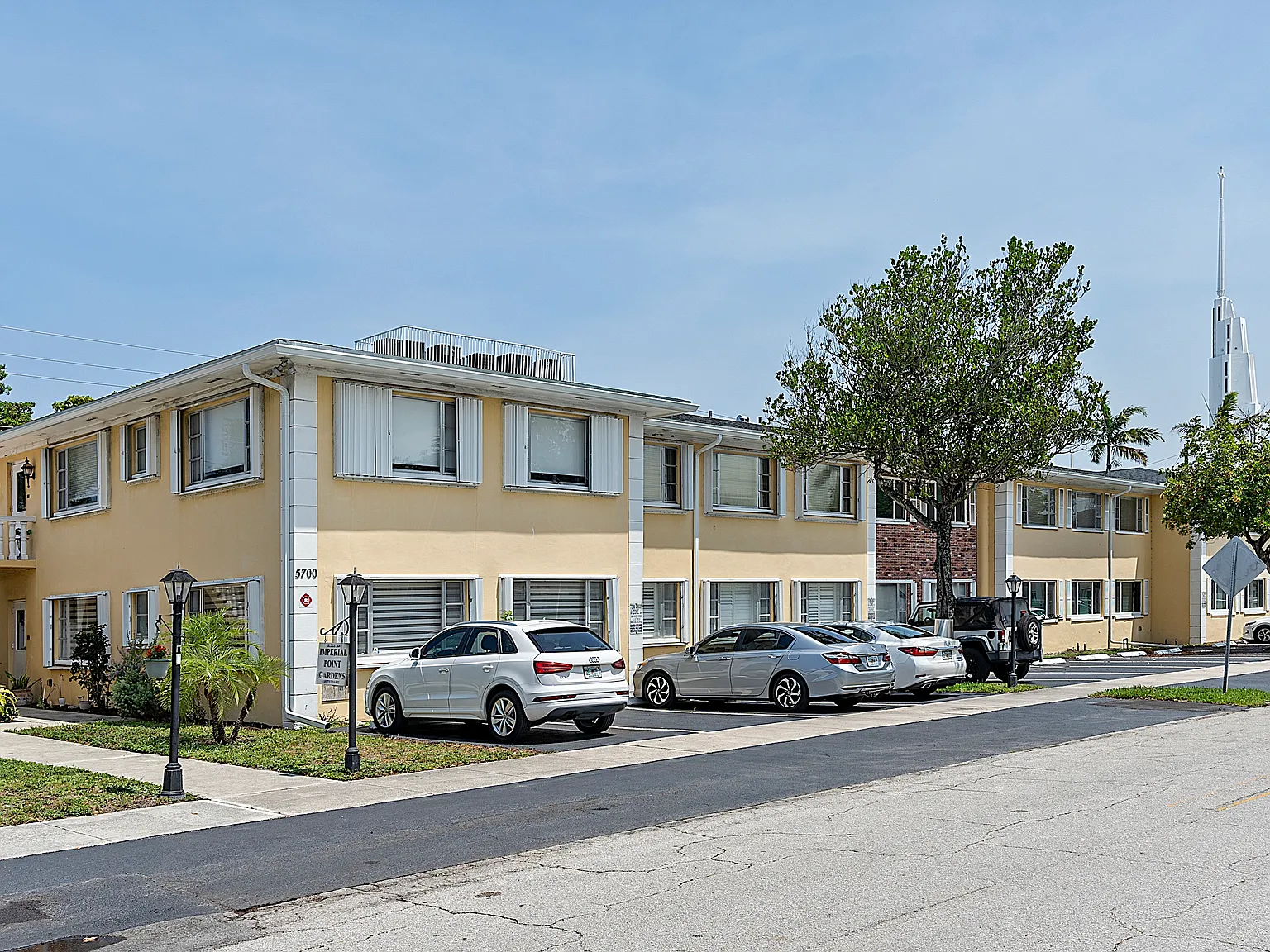 2 bed, 1100 sqft, $2,000 — Photo 1