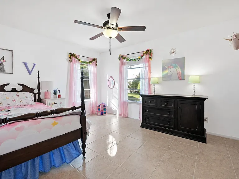 2202 Towbridge Cir — Photo 12