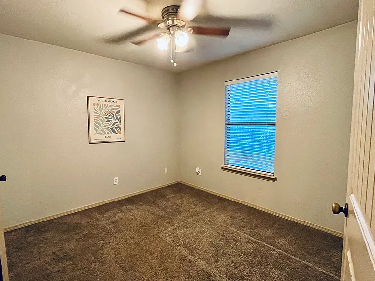1204 Mulkey Ln — Photo 10