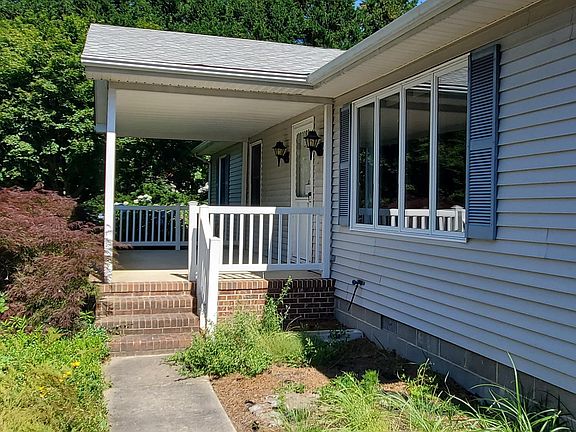 4th image of 18 Pinewater Dr