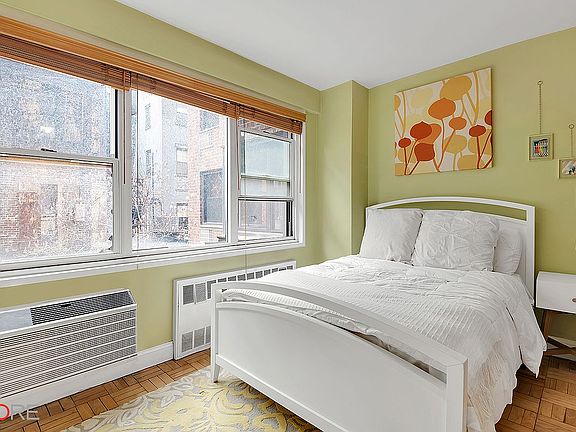 4th image of 14 Horatio St APT 3K