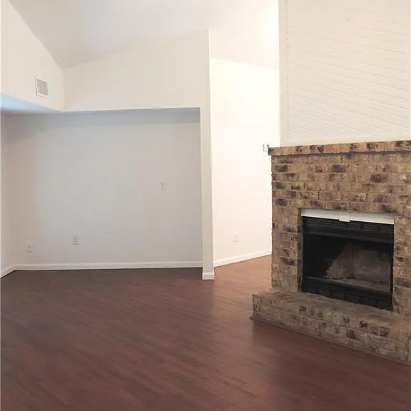806 Camellia Ct — Photo 4