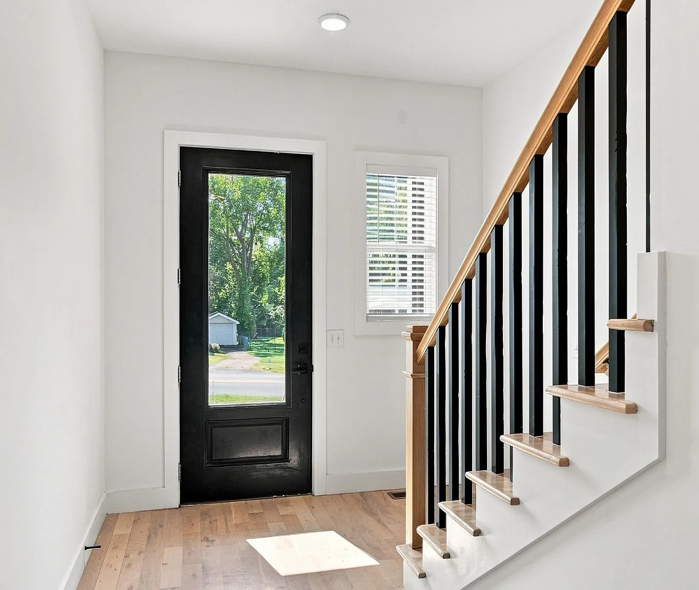 4 bed, 3.5 bath, 2210 sqft, $3,500 — Photo 4