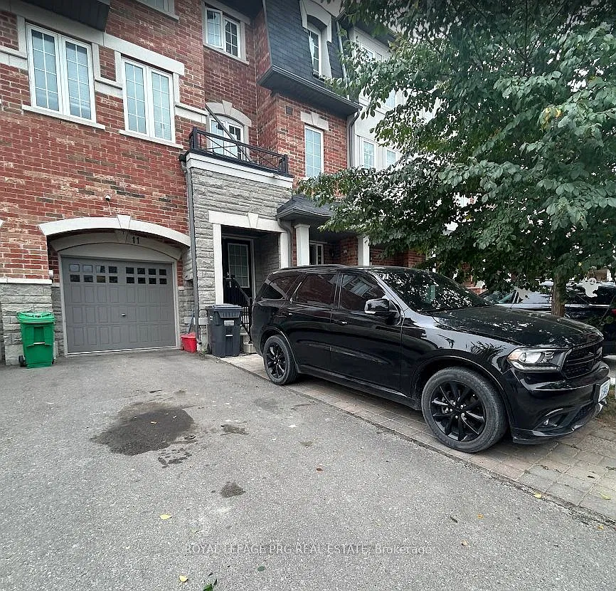 4 bed, $3,000 — Photo 1