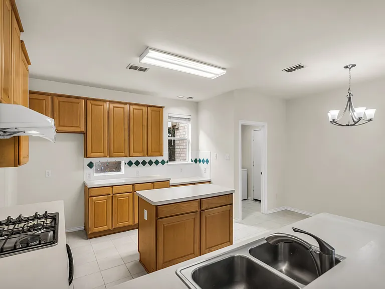 2429 Clear Field Dr — Photo 33