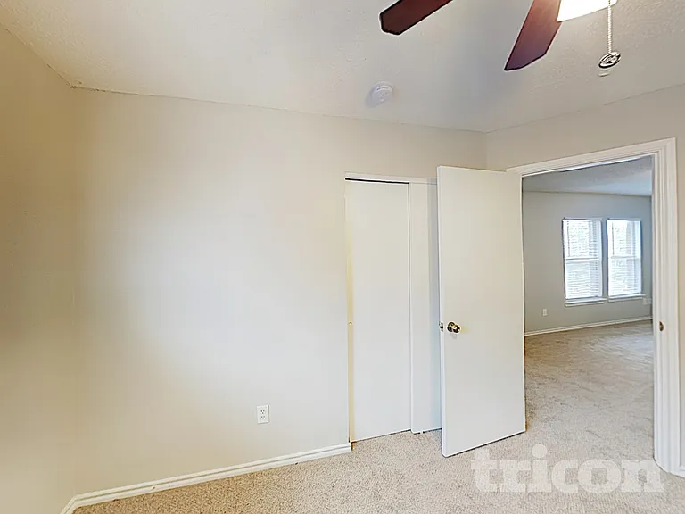 541 Gibson St — Photo 14