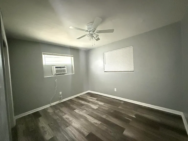 4109 SW 24th St — Photo 18
