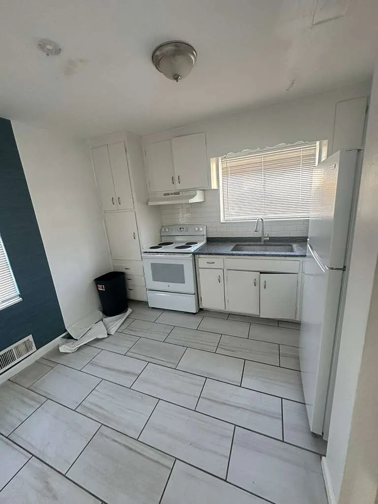3 bed, $1,350 — Photo 3