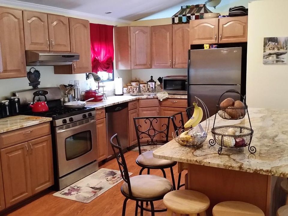 1st image of 34 Forest Dr