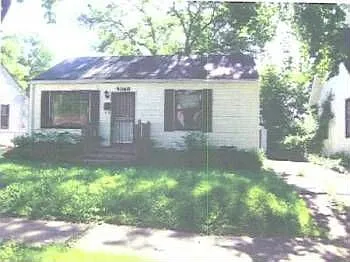 5068 N 48th St photo 1