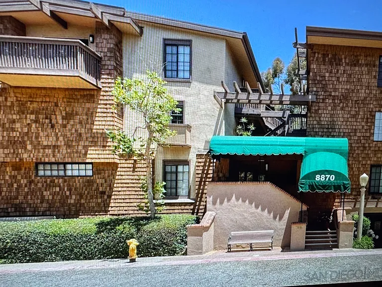 8870 Villa La Jolla Dr #306 — Photo 14