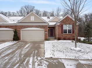 2386 Monte Vista Ct, Lake Orion, MI 48360