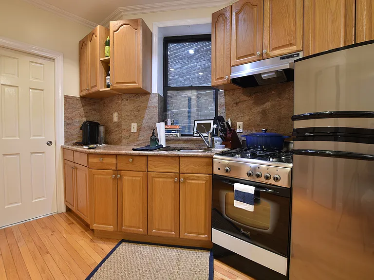 266 W 11th St #3RE — Photo 4