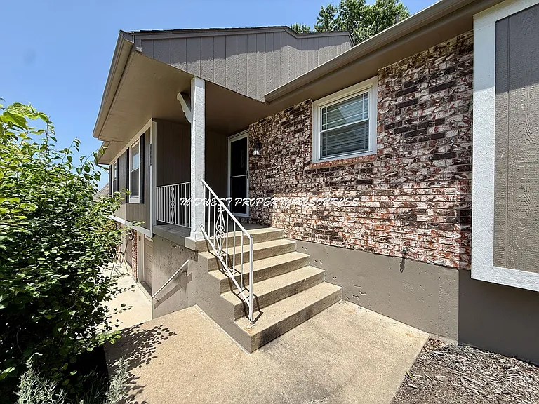 2641 SW Walnut St — Photo 2