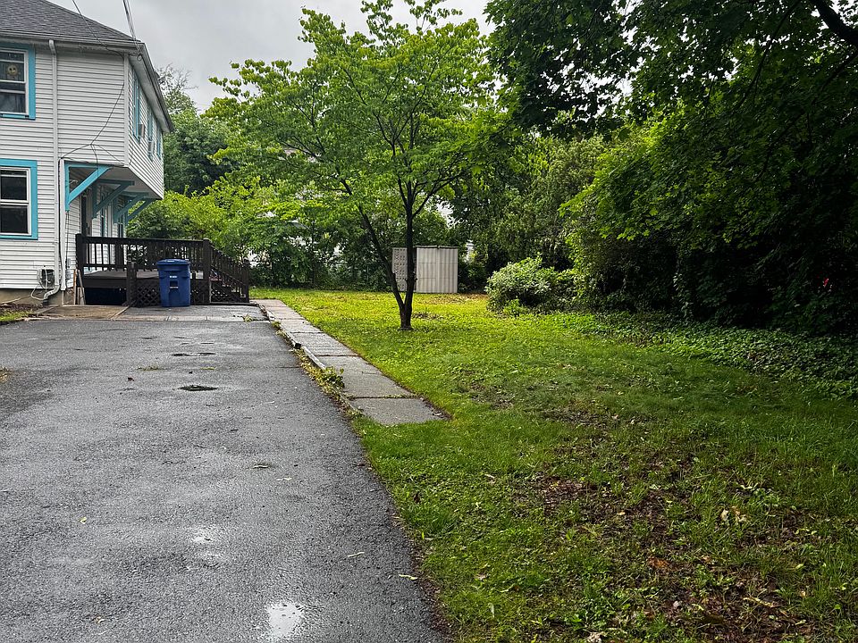 Off-Street Parking/Driveway