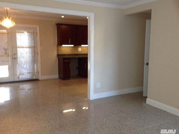 4th image of 1527 Lydia Ave