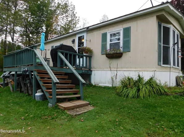 5 Alice Dr, Hinsdale, MA 01235