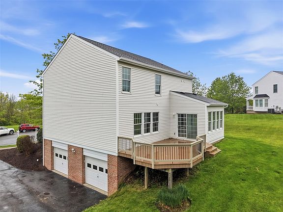 2nd image of 3030 Willowbrook Dr