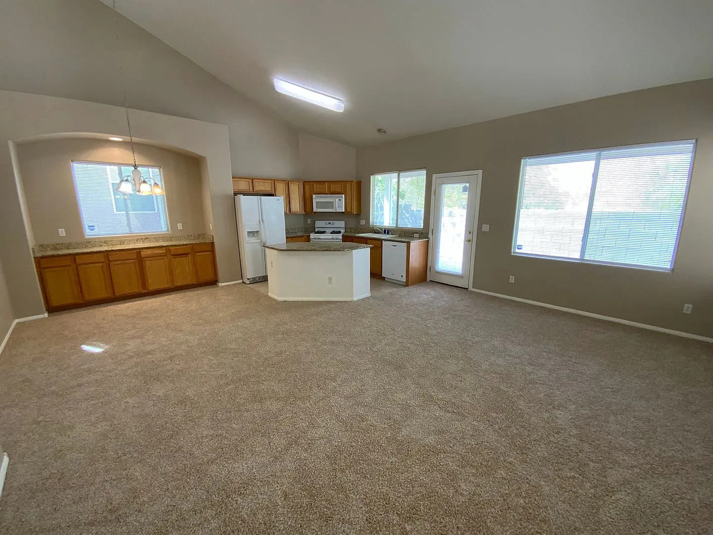 NW Home w/ 2 Primary Bedrooms with one downstairs — Photo 2