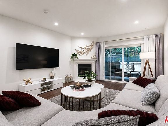 4th image of 15206 Burbank Blvd Unit 116