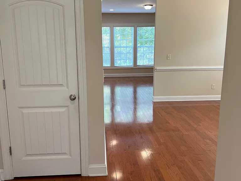 1018 Jewel Creek Dr — Photo 2