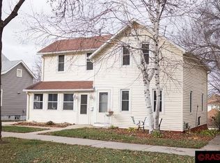 516 N 6th St, Mankato, MN 56001