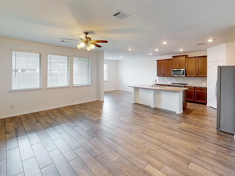 31415 Whitcombe Summit Way — Photo 4
