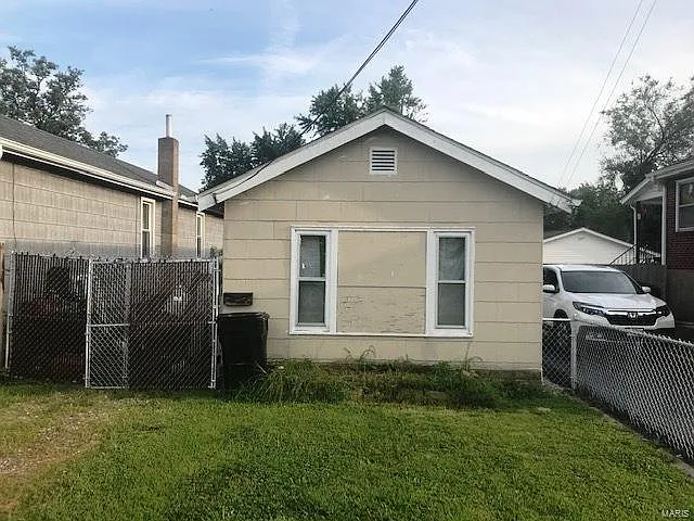 216 W Loretta Ave photo 1