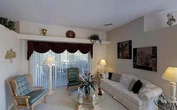 4th image of 17 Westrobin Ln