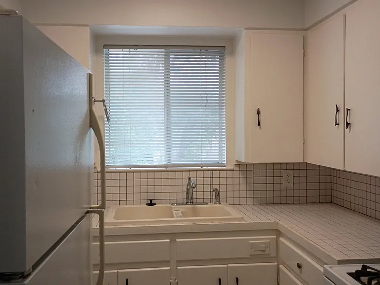 5911 Victor St #G — Photo 2