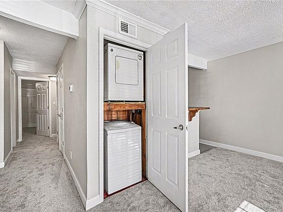 5th image of 4727 Jarboe St APT 107