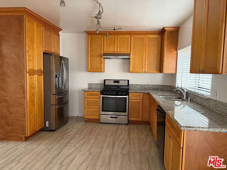 2240 Crenshaw Blvd #C — Photo 8