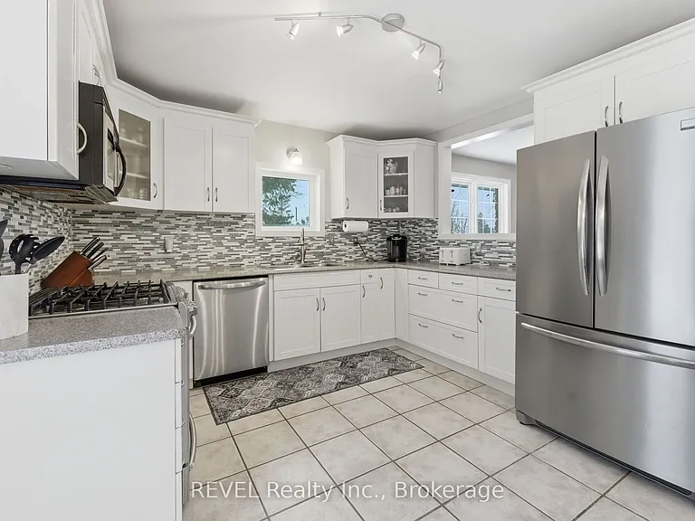 5 Barbara Ave — Photo 25