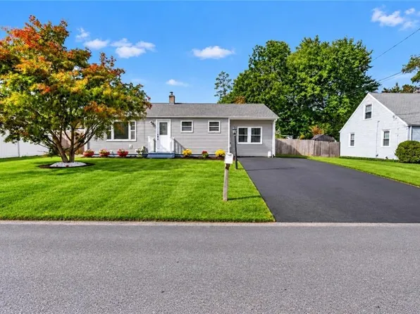 59 Graybar Rd, Warwick, RI 02888
