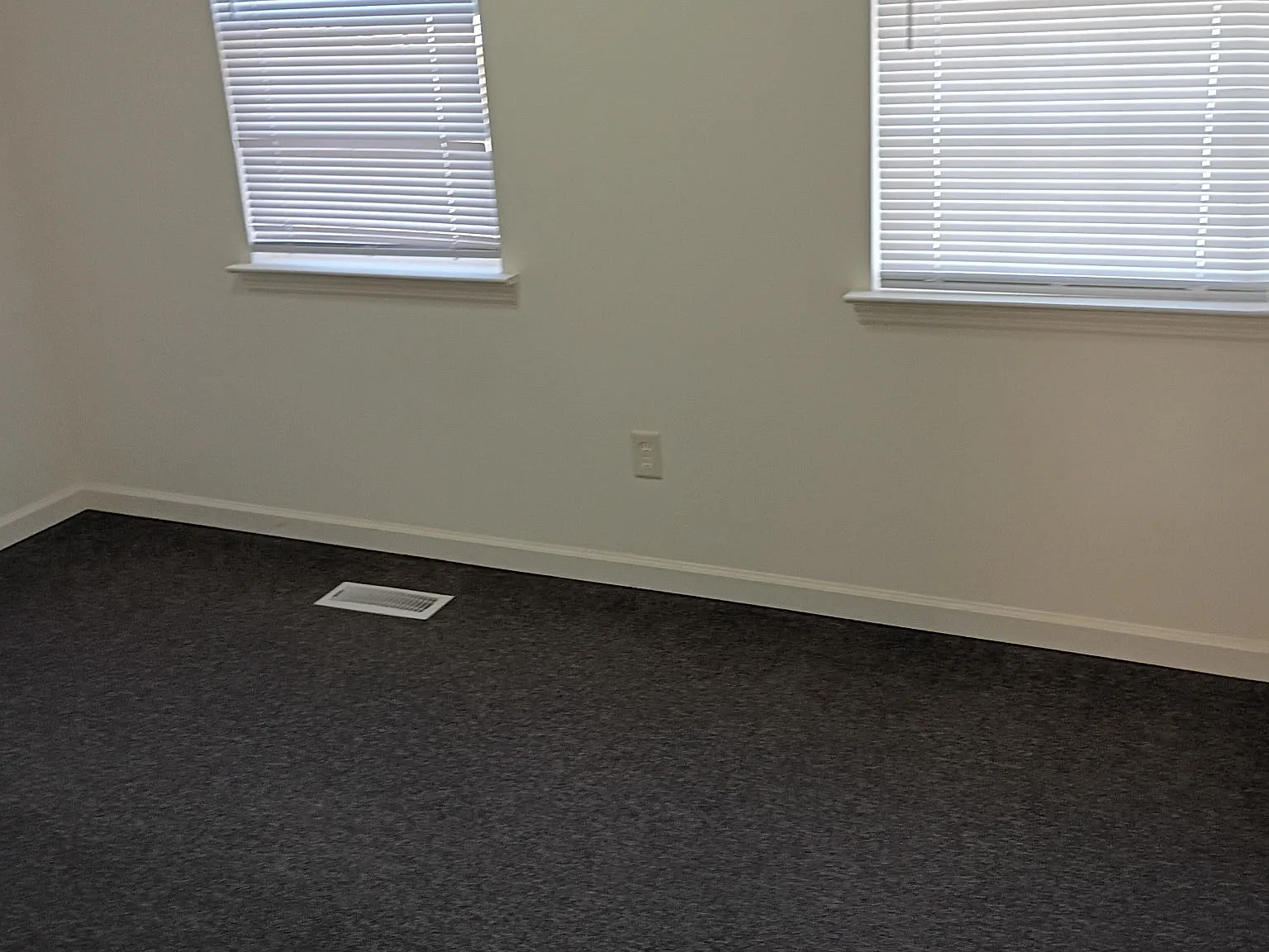 2 bed, 800 sqft, $825 — Photo 2